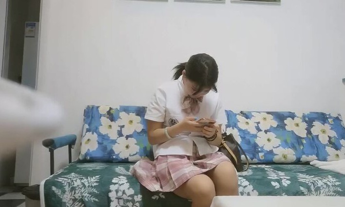 约战JK制服小萝莉，肉肉身材听话配合度高，大显神威疯狂蹂躏}