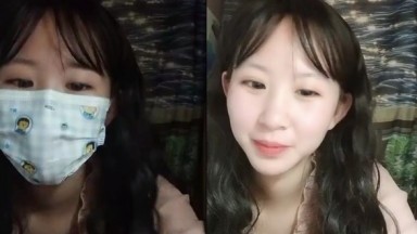 勤工俭学新途径，夜深人静宿舍直播，极品吊钟大胸，粉穴跳蛋淫液汪汪}