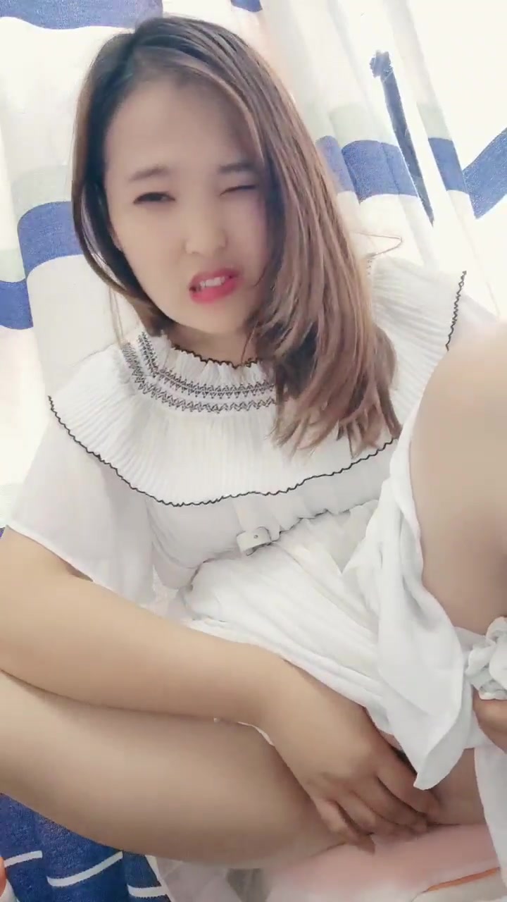四川极品年轻妈妈 一边玩跳蛋又要带3岁的孩子 妈妈我想跟你玩 烦得很~没见妈妈在忙吗 香艳无比}