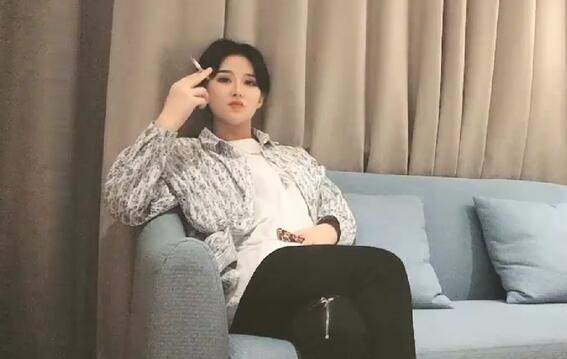 高颜值气质妹子啪啪，苗条身材上位今天高清视频免费播放第14集骑乘自己动后入侧入猛操