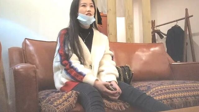 两个嫩妹留一个长相甜美，深喉口交抬腿抹润滑油50岁阿姨大人免费观看电视剧侧入大力抽插猛操