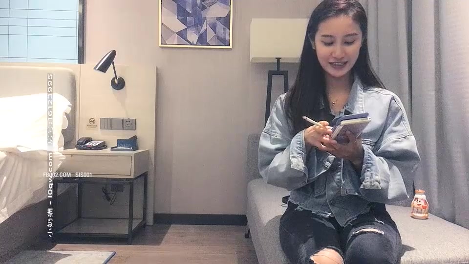 极品外围小姐姐，播音系美少女，高颜值女bilbil漫画下载神大长腿，沙发抠穴啪啪一小时只约高端