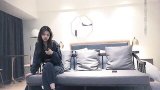 美乳苗条大长腿妹子啪啪，舌吻摸奶口交近距离拍摄侧入猛操