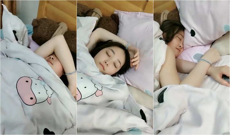 清純小仙女大早晨還沒睡醒,就被小哥拍打屁股玩奶,塞J8睡意綿綿的吃日韩毛片久久91起來