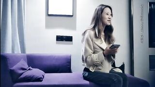 牛仔裤高欧美体内she精视频孕妇靴妹子啪啪，性感黑丝特写摸穴口交侧入骑坐猛操