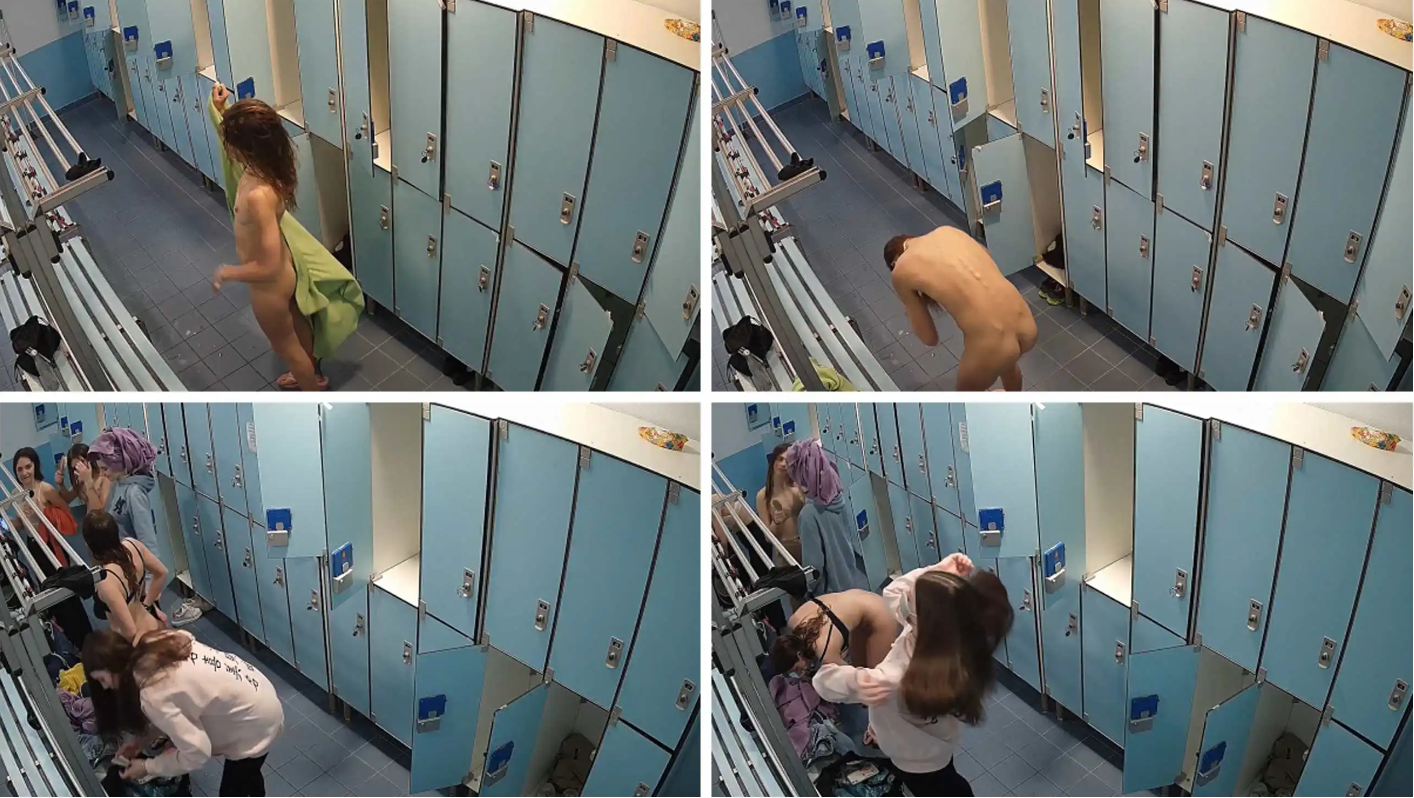 外國語大學女澡堂暗藏攝像頭偷拍女學生換衣服,還趁教室里的疯狂视屏在线沒人的時候溜進去撿漏沒帶走的原味內衣褲和襪子