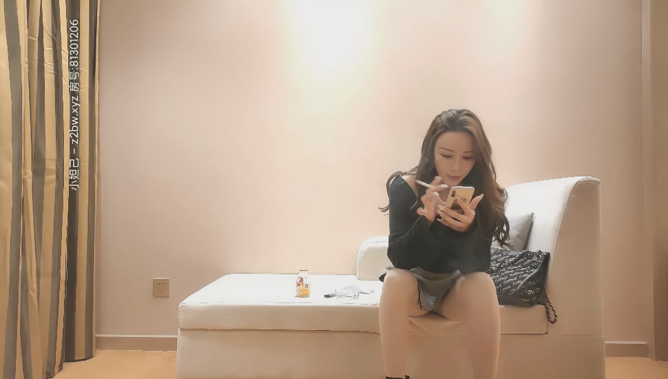 短发兼职小姐姐，温柔大胸白皙配合，超清设备偷拍角度专业}