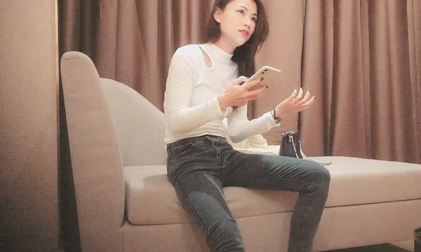御姐外围，风骚长腿情趣诱惑，大屌男残暴输出啪啪，妹子职业生涯永难忘}