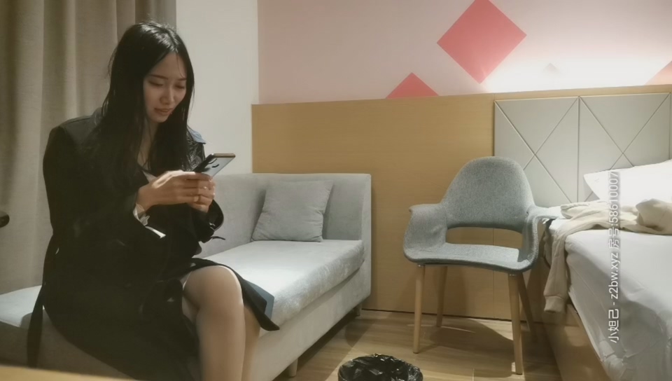 苗条高端外围小姐姐，黑丝高跟沙发激情啪啪，美乳白嫩蜂腰翘臀真诱惑}