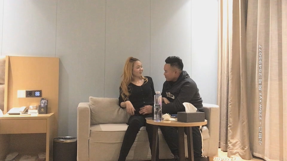 新晋探花约操风韵小少妇，超清4K设备清晰偷拍，健谈风骚配合温柔，喜欢被插太淫荡}