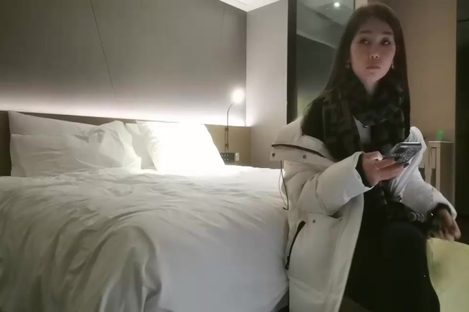 白亚洲欧美日韩国产综合一区二色外套高颜值妹子啪啪，穿上睡衣舔弄口交骑坐后入大力猛操