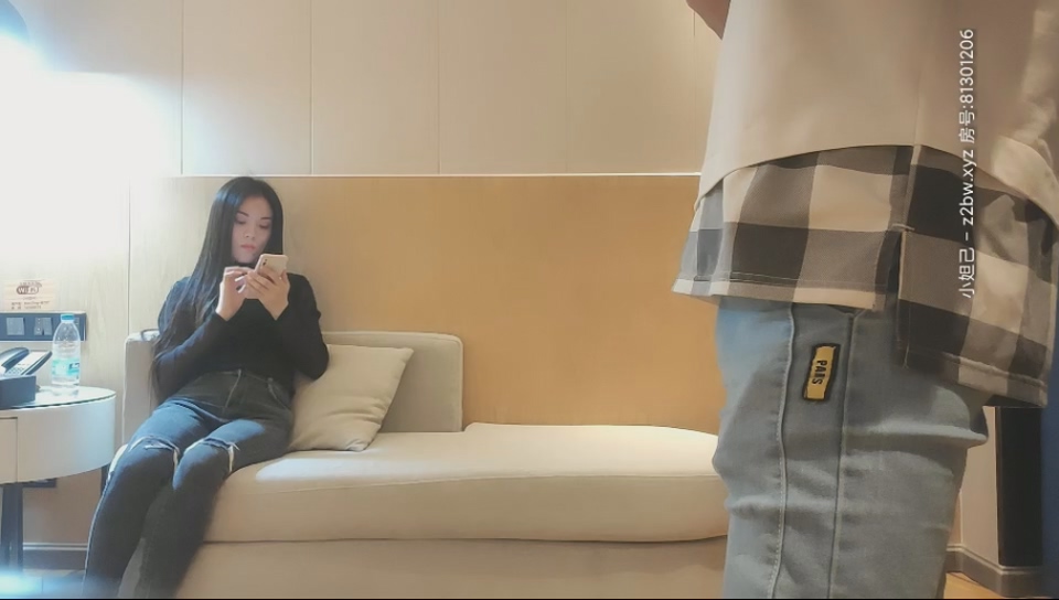 免费一级夫妻生活视频苗条风骚外围小姐姐，情趣装口交后入啪啪
