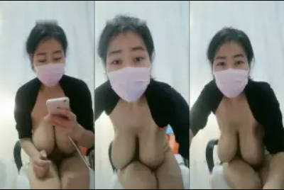 居家良妻，丈夫赚不到钱《深爱》只好下海捞金了，这对巨乳简直太棒了，在浴室洗完衣服然后洗奶洗逼逼，好想把鸡巴埋她胸里！