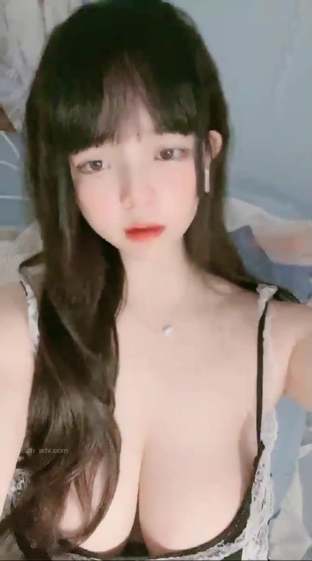 国产99视频精品免视看9的缓存机制童颜巨乳『肉肉』高价一对一 粉逼蜜臀 白虎馒头逼 激情互动 扒逼特写 扣逼紫薇