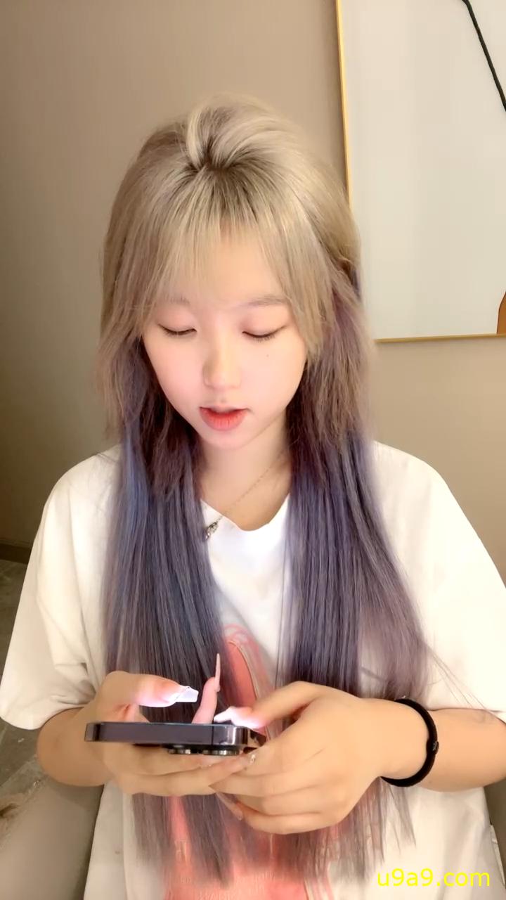 甜美乖巧美少女！強烈要求小秀一波！脫下內褲自摸騷穴，揉搓嬌喘呻吟誘惑，多毛小穴超緊致