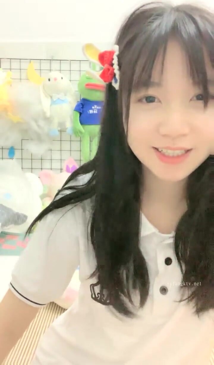 新人！校花小妹妹下海【波妞涩涩】扒穴特写！好粉好水灵，自己在闺房里，害羞天天综合文化传媒有限公司的给大哥们看看粉嫩的小逼逼