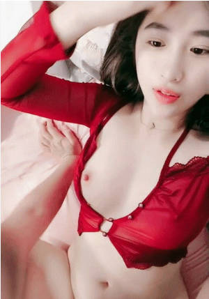 清纯甜美又很风骚，颜值美女小姐姐，炮友操骚逼，抓屌一顿撸，骑乘位磨蹭，正入抽插，爆草搞的妹妹舒服了}