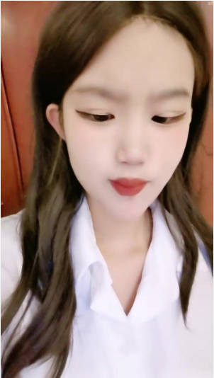美女校花肤白貌美 坚挺的骚奶子 揉奶玩逼道具抽插}