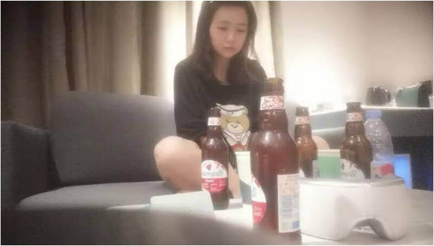 真实良家偷拍，【推油少年】，女大学生，漂亮露脸，粉嫩美乳，第一次尝试异性按摩就被操}