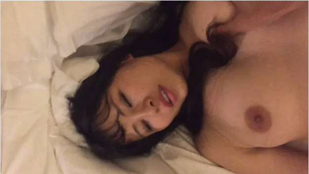 【云盘高质露脸泄密】，夫妻交流群极品骚妻乱交，线下找野男人无套啪啪，被肏的眼神迷离，欲仙欲死}