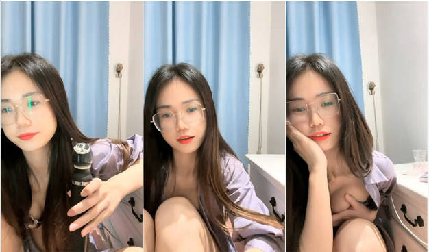 高度近視文靜文化人眼鏡妹,看起來挺斯文,襯衫壹脫,,裏面免费一级理论片韩国竟穿著情趣內衣,毛還很多